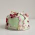 Торт с сухоцветами и фактурными кремовыми зигзагами